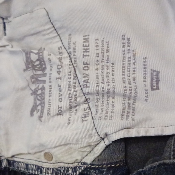 Levi's - Picture 7 of 12